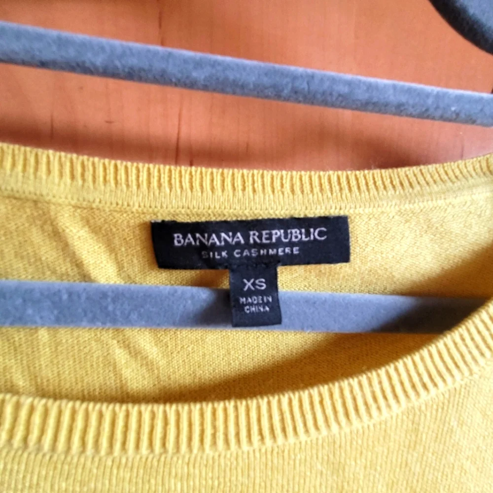 Banana Republic Silk Cashmere Sweater Chartreuse Green Lightweight Knit XS - Picture 4 of 4
